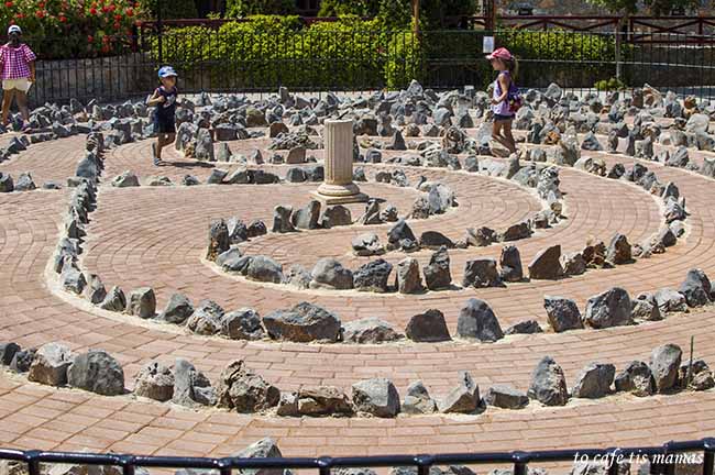 Επίσκεψη στο Labyrinth Theme Park στη Χερσόνησο.