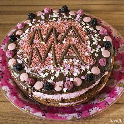 Μία τούρτα για την μαμά.
