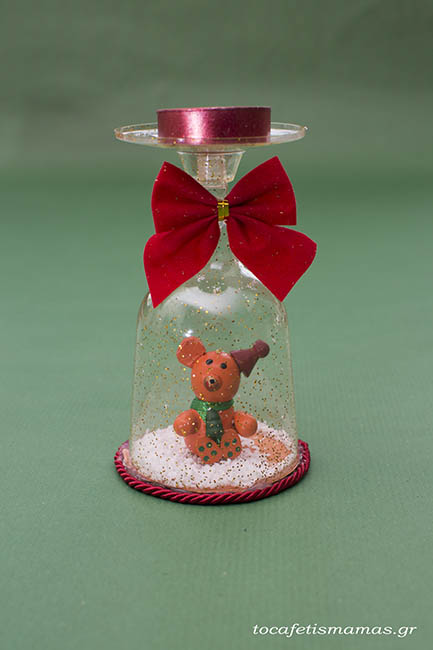 Χριστουγεννιάτικα Κηροπήγια από Ποτήρια Μίας Χρήσης.