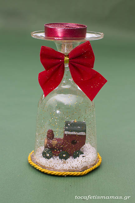 Χριστουγεννιάτικα Κηροπήγια από Ποτήρια Μίας Χρήσης.