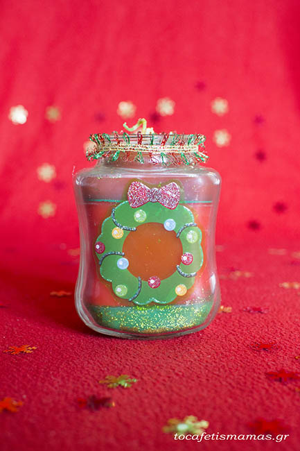 Χριστουγεννιάτικα κεριά με παλιές κηρομπογιές.